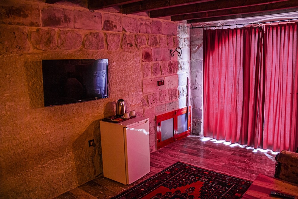 Ottoman Cave Junior — 5