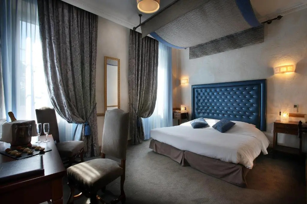 Chateau des Comtes de Challes - Chambres