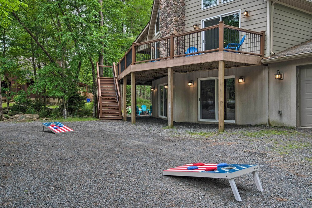 2 Mi to Lake Harmony: Gem w/ Game Room & Deck