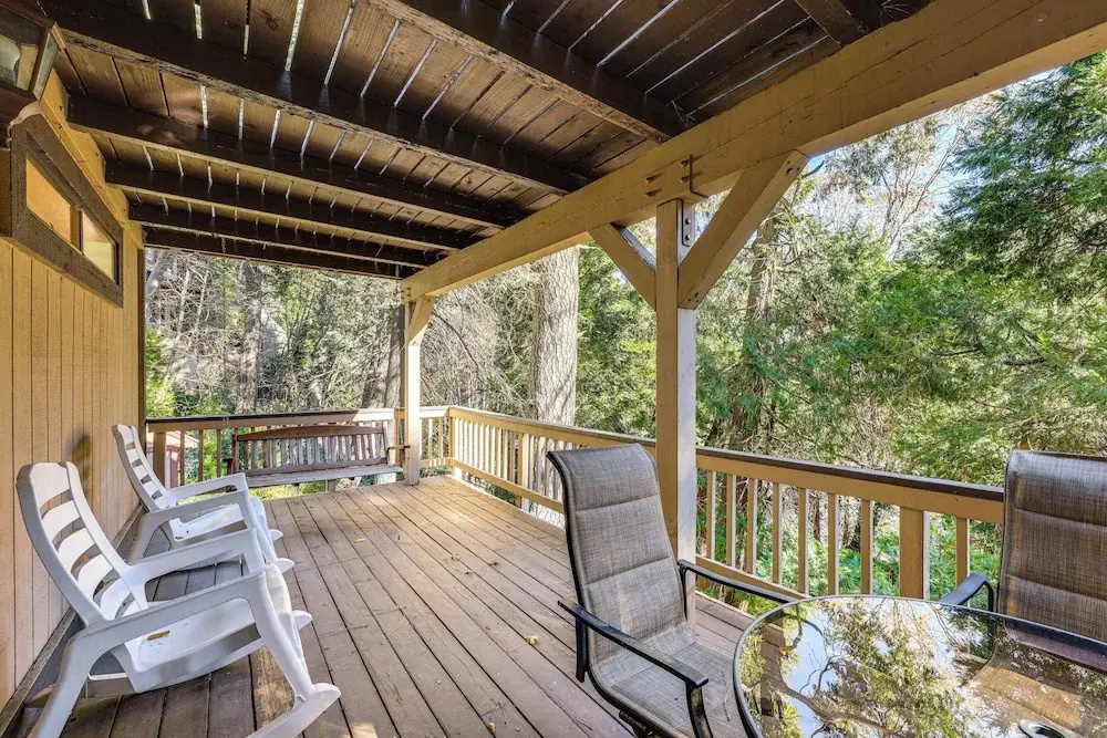 2 Decks! Pet-friendly Lake Arrowhead Cabin
