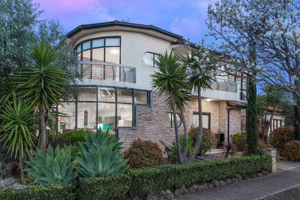 Villa De Marseilles - Melbourne