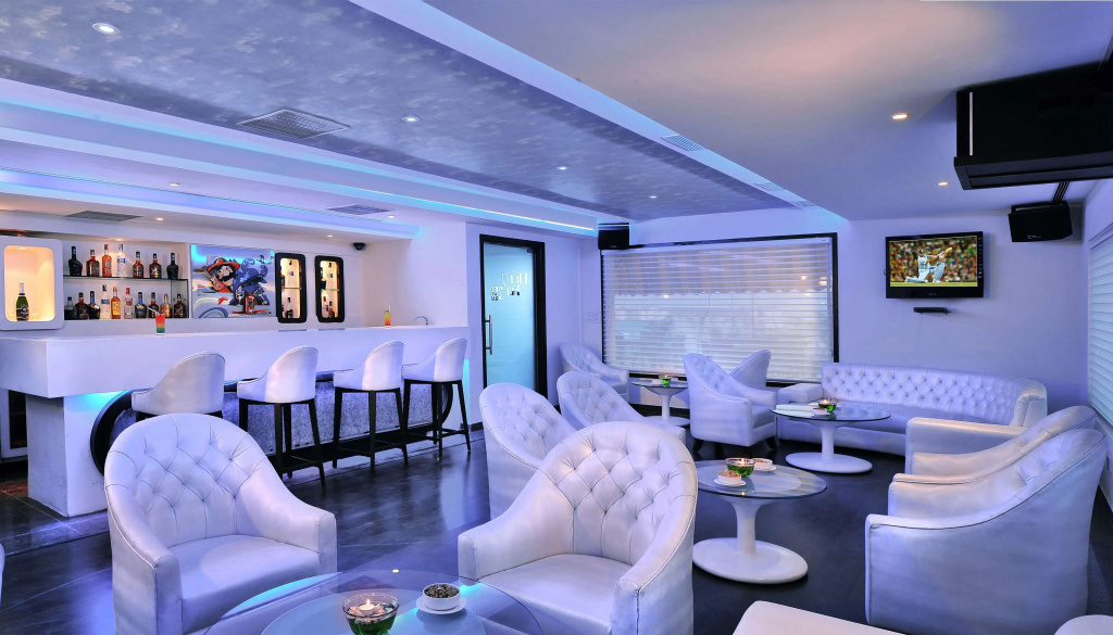 Food & Beverage