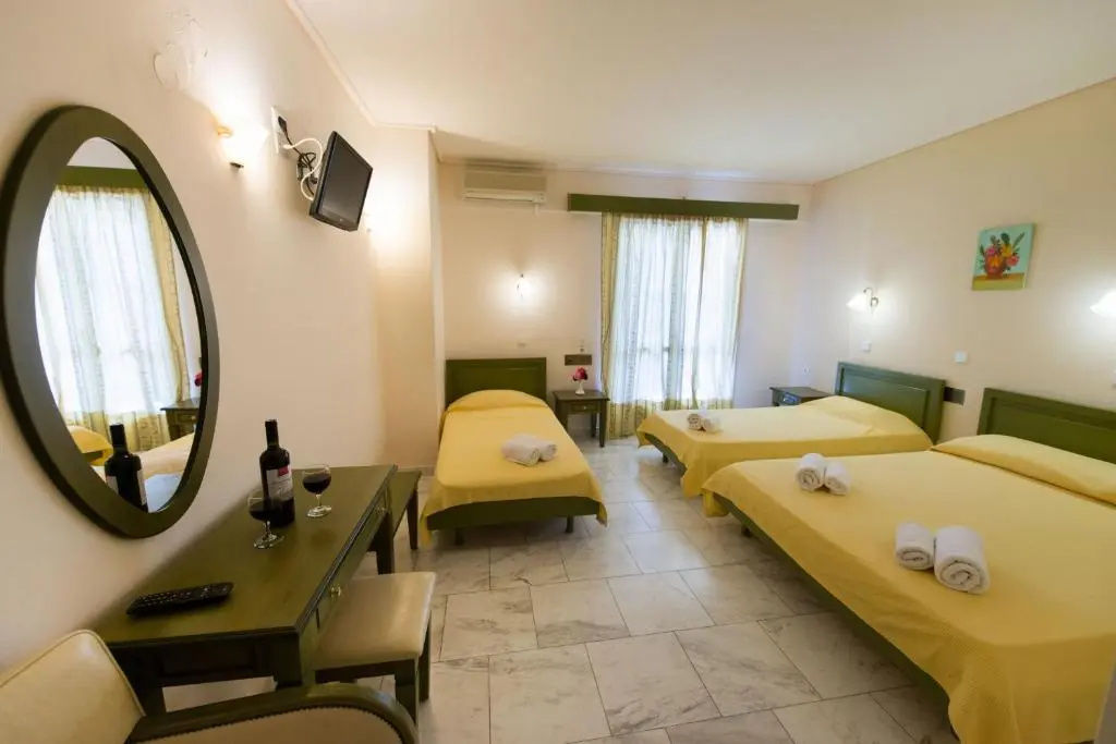 Standard Quadruple room