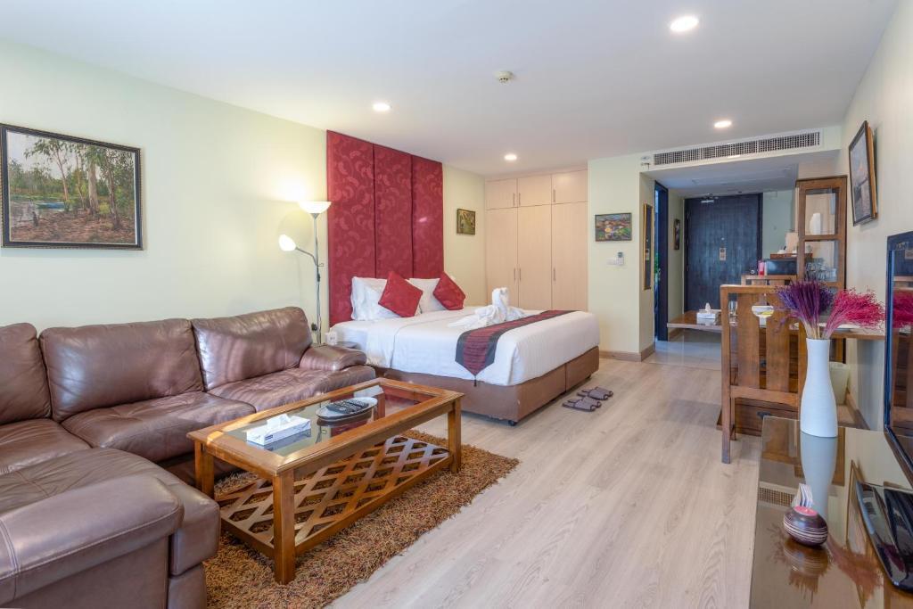 Студия с балконом в Citismart Luxury Apartments