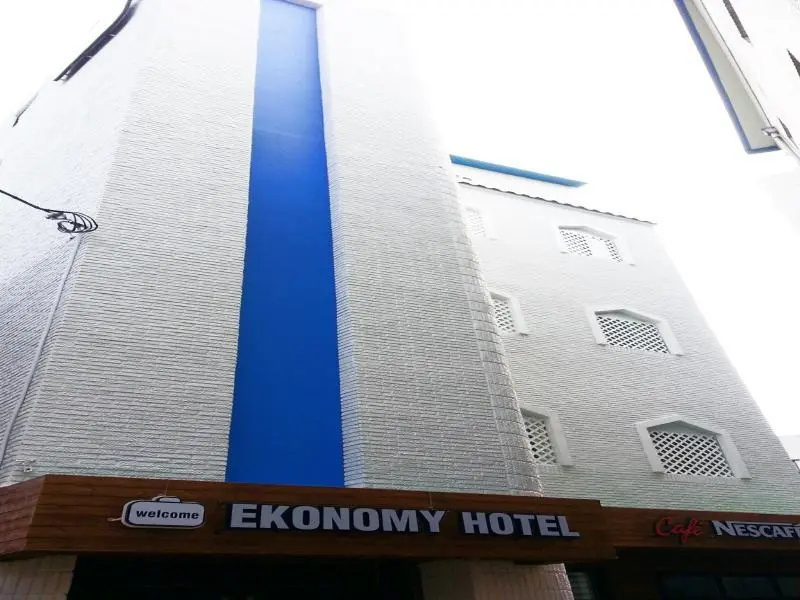 Ekonomy Hotel Gumi - Chambres