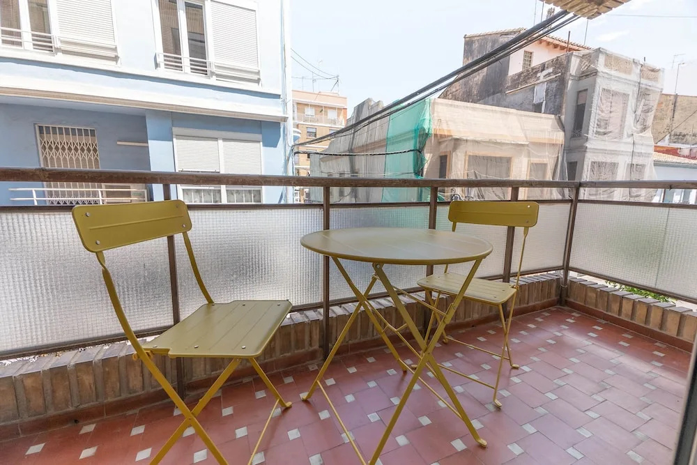 Amazinn Places - Cabañal Boutique
