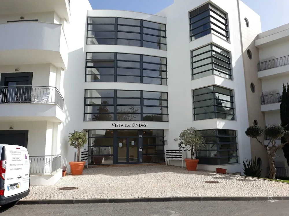 Remarkable 1-bed Apartment in Olhos de Água