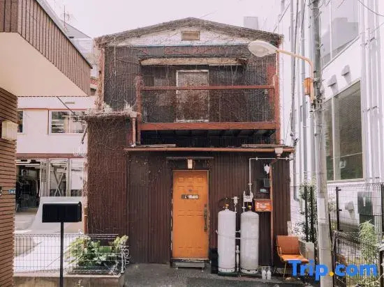 Ivy Place Harajuku: Urban Steel Teahouse