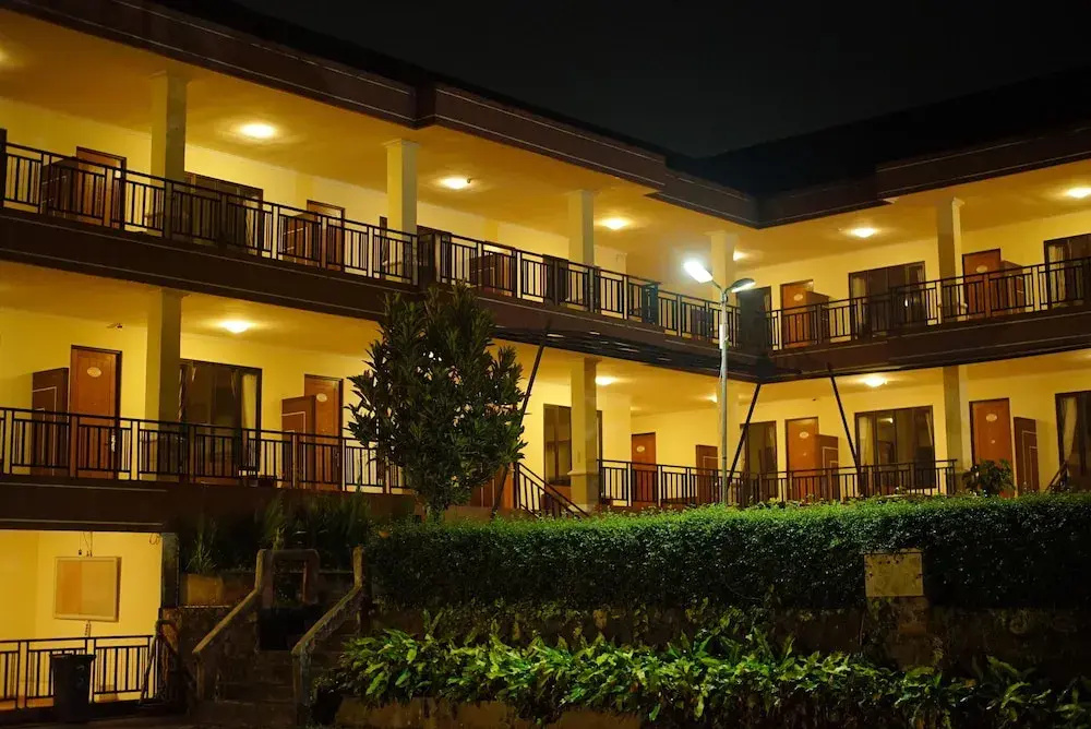 Tripletree Ken Hotel