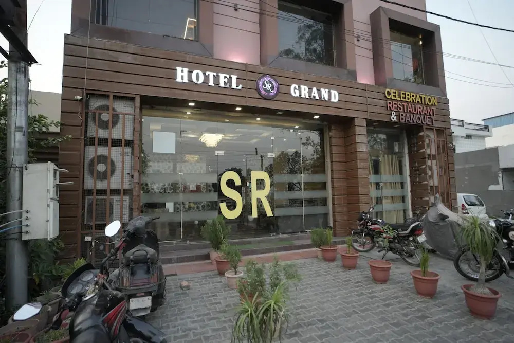 Hotel S R Grand