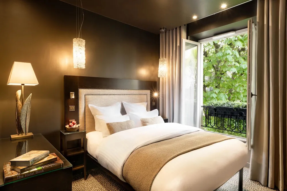 Standard Double room with garden view (full double bed)