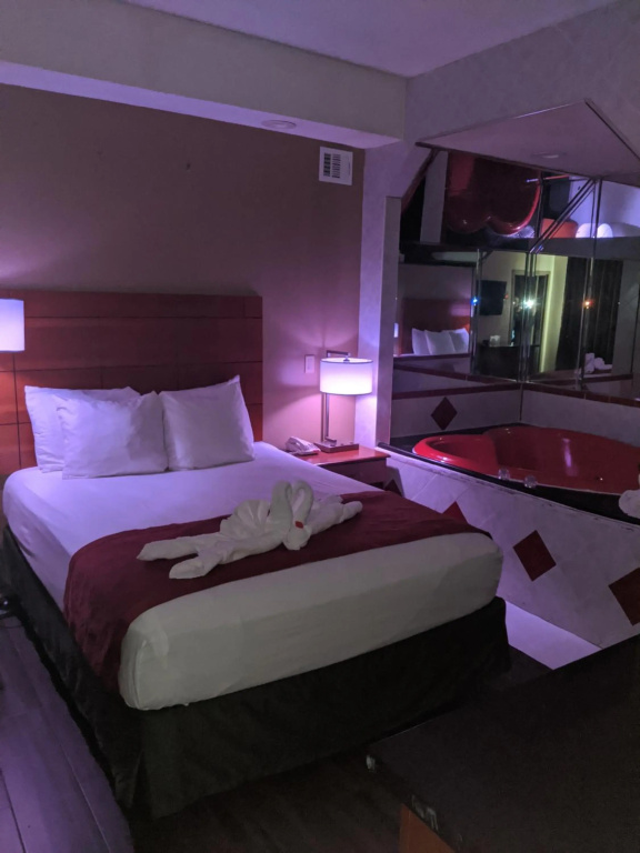 Jets Motor Inn — 4
