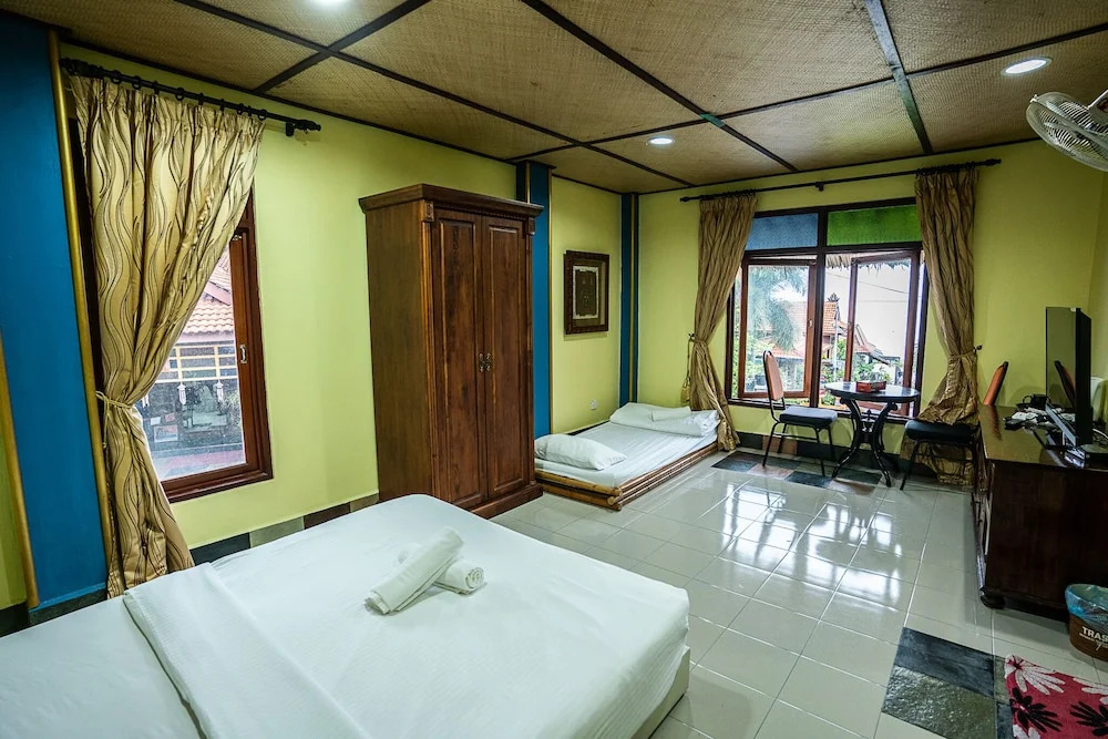 Lost Paradise Resort