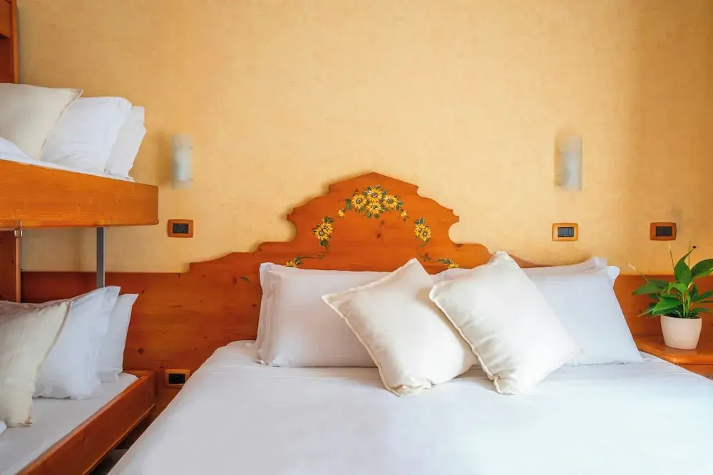 Economy Quadruple room with balcony