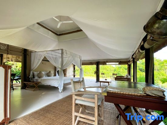 Tent with river view