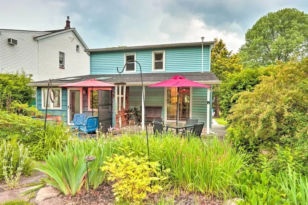 Charming Abode w/ Patio - Walk to Town + River! - фото 9