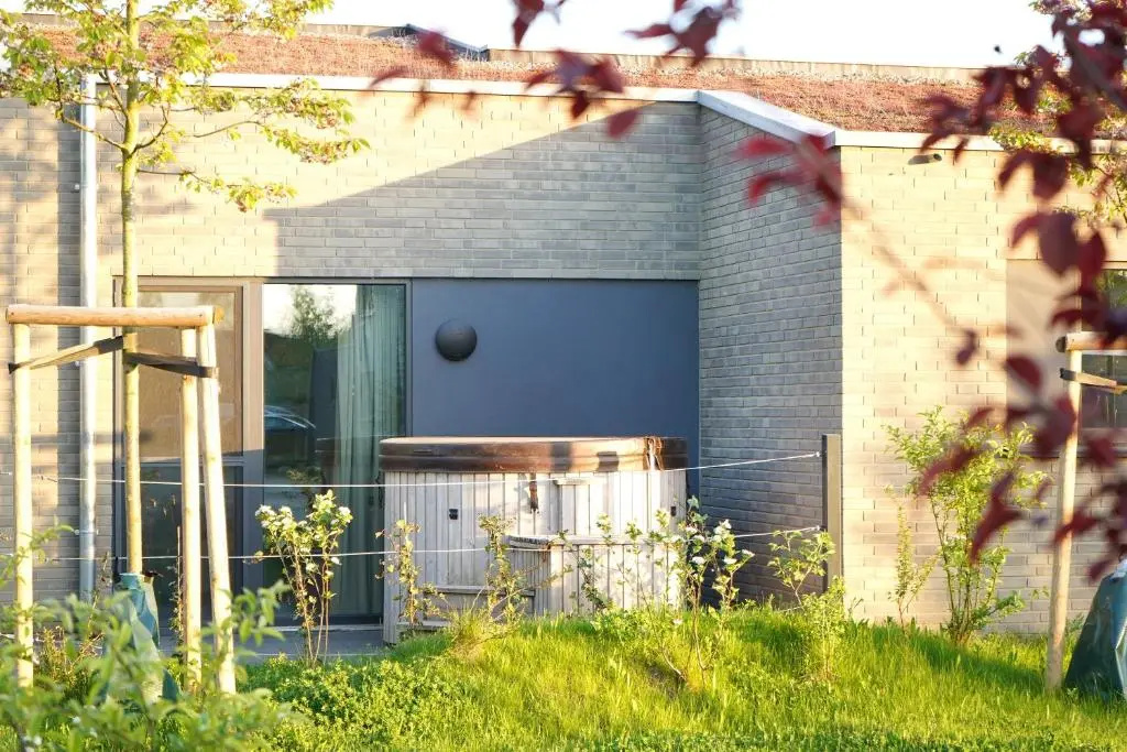 4 Bedrooms Cottage