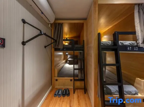 Bed in Dorm