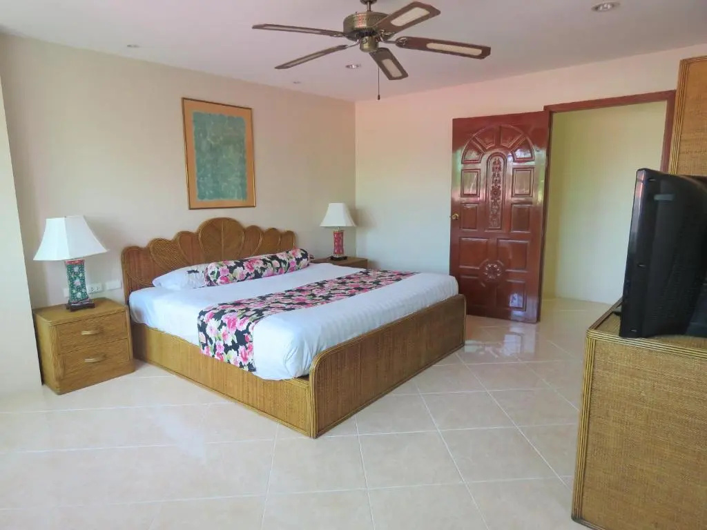 1 Bedroom Apartment with balcony
