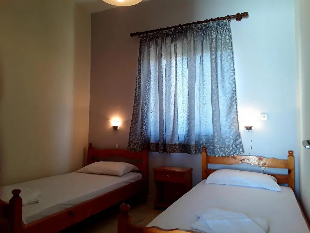 2 Bedrooms Apartment with partial sea view