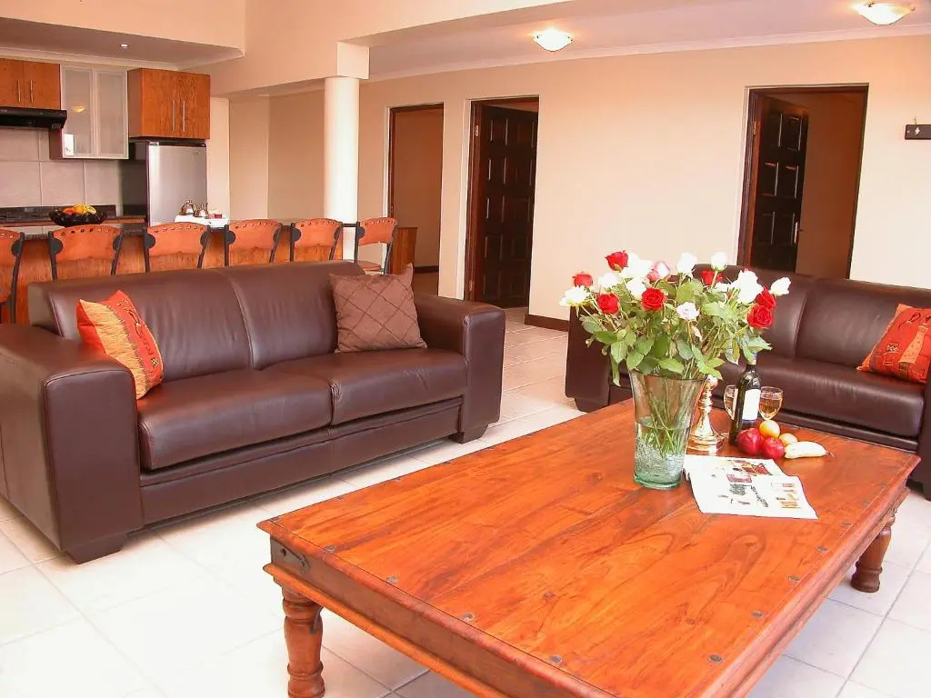 3 Bedrooms Apartment with garden view