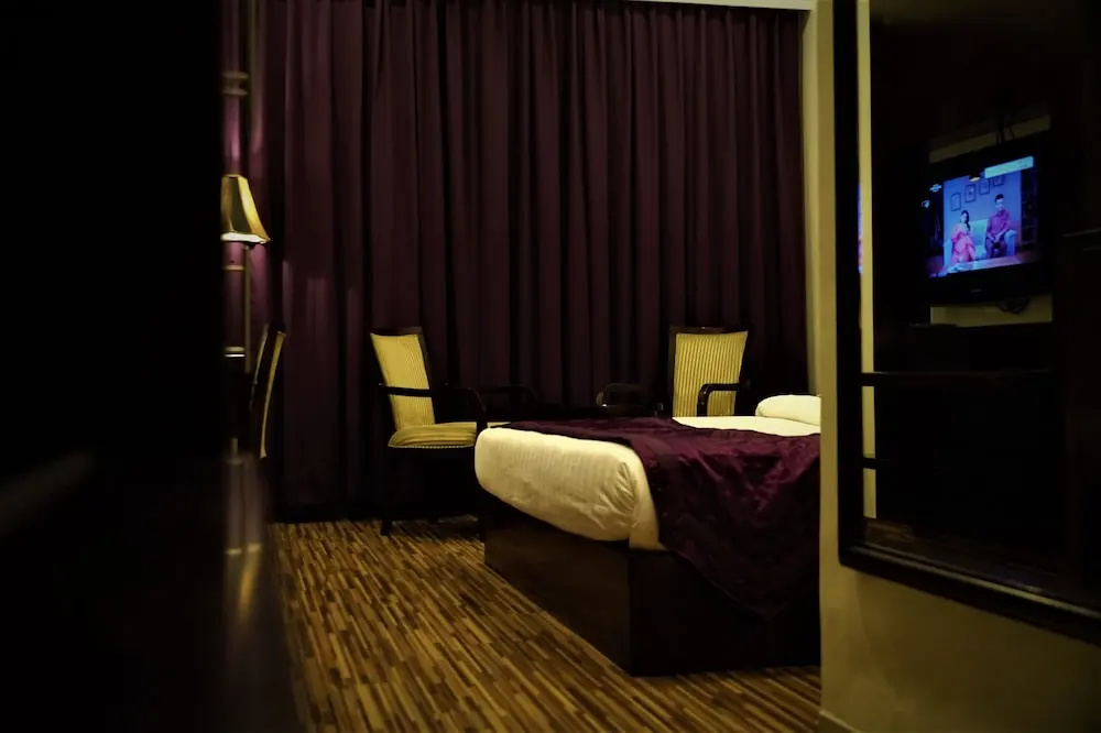 OYO 9642 Hotel Mohan Vilaas