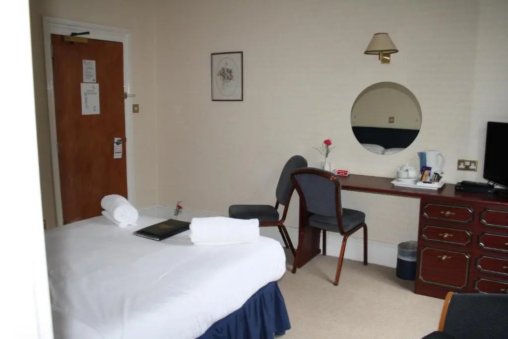 Uno Thames Hotel -Reopened Brand New Again -FREE PARKING - Chambres