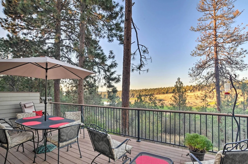 Rustic Klamath Falls Retreat w/ Private Deck! - фото 34