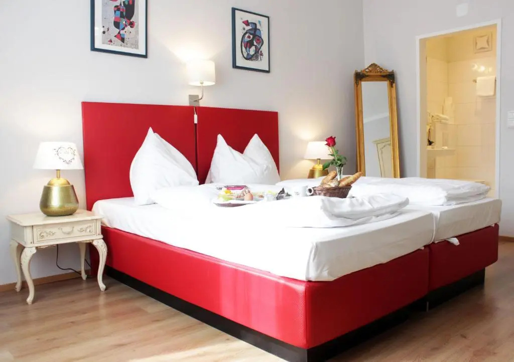 Stadthotel Restaurant Auerhahn - Chambres