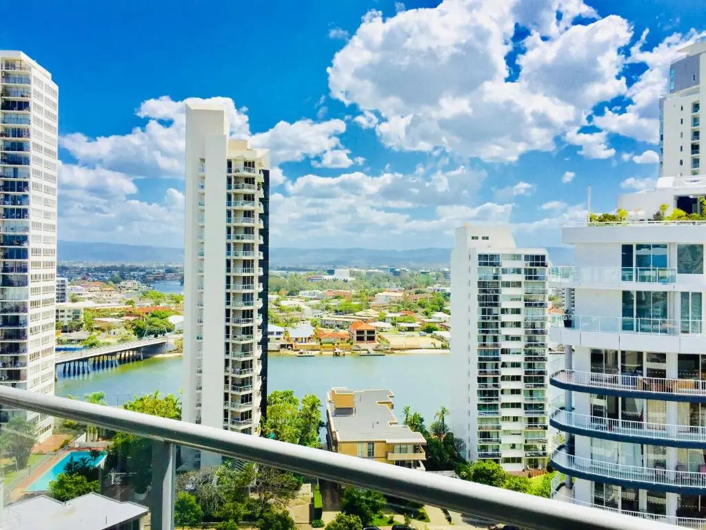 Solaire Apartments