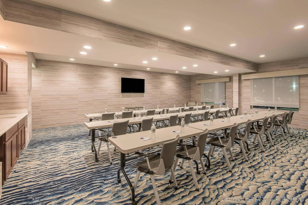 Holiday Inn Express & Suites Norwood-Boston Area by IHG - Général