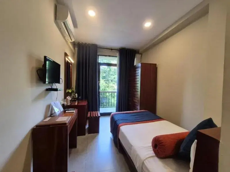 Deluxe Double room (full double bed)