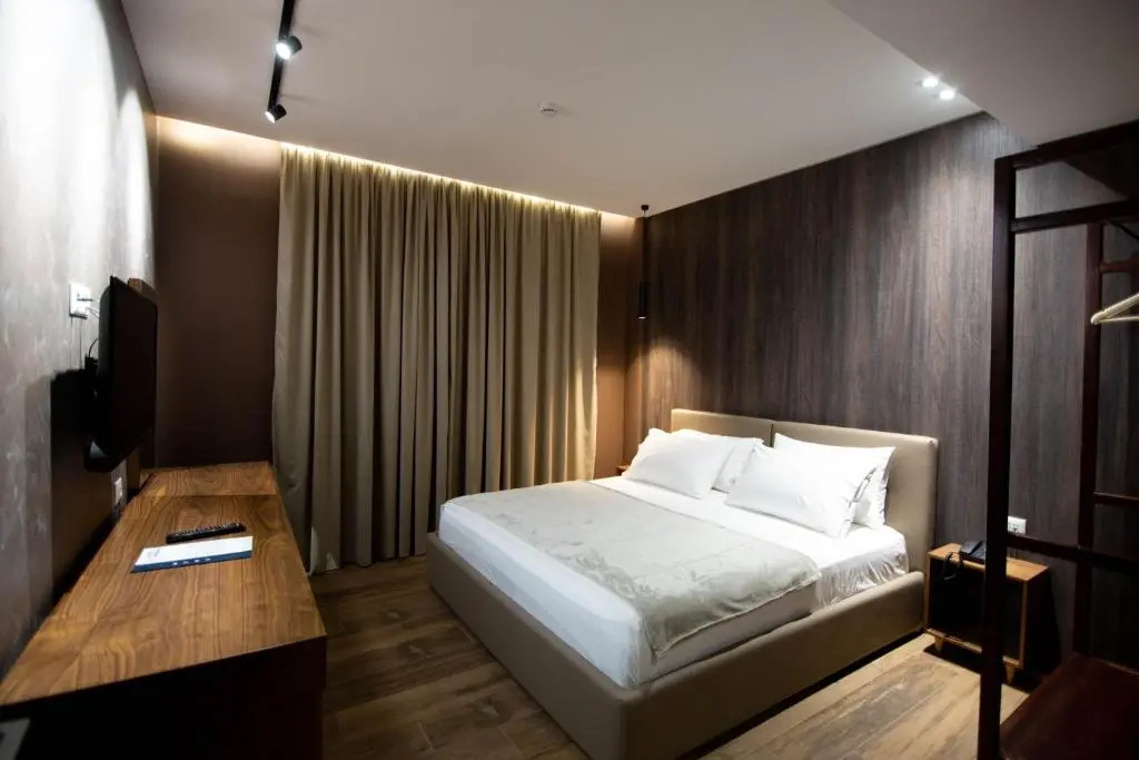 Deluxe Double room with balcony (full double bed)
