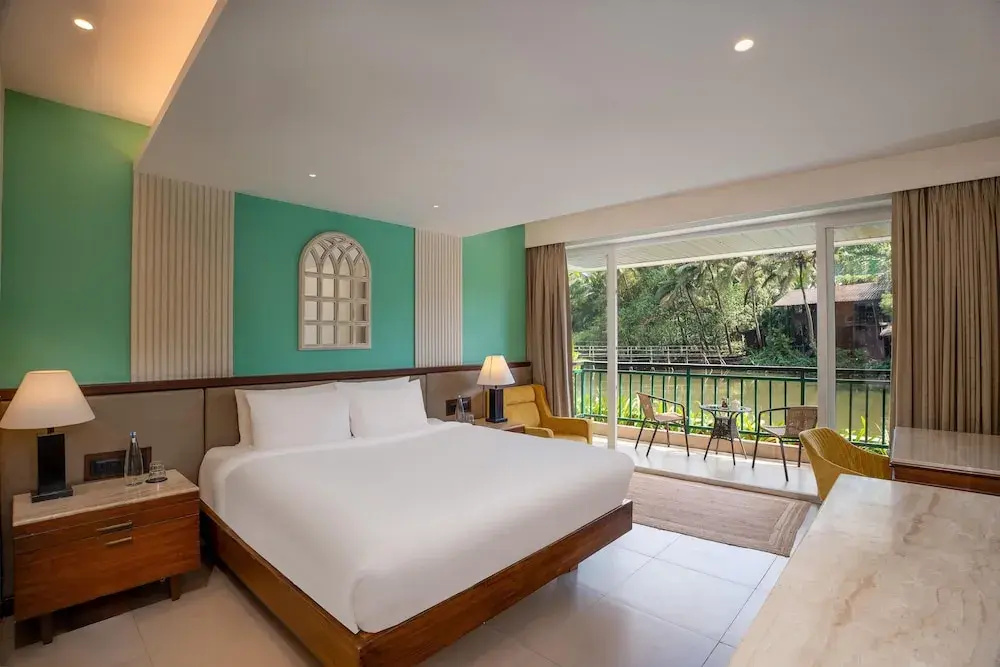 Deluxe room with balcony and with river view