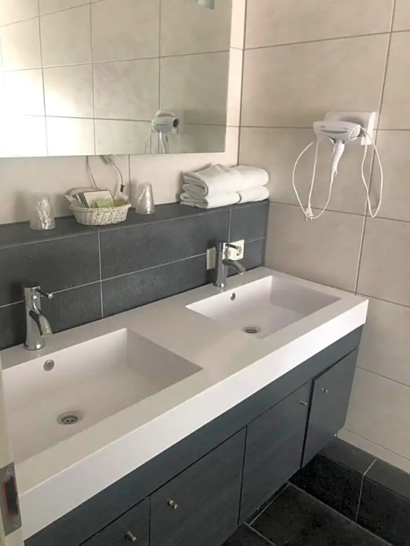 Eisberg Hotel City - Chambres