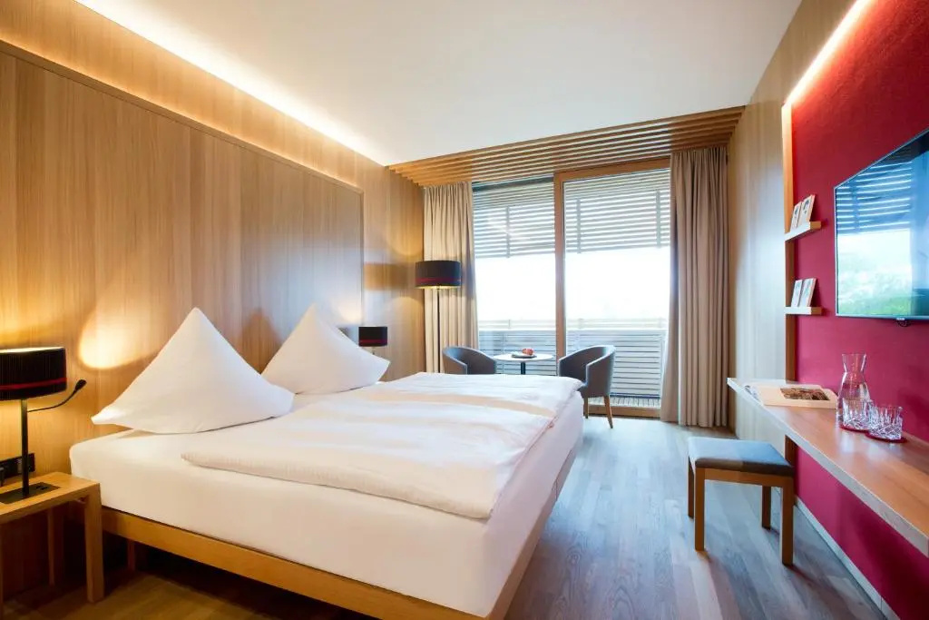Deluxe Double room (full double bed)