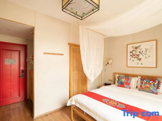 Standard Double room with courtyard view (full double bed)