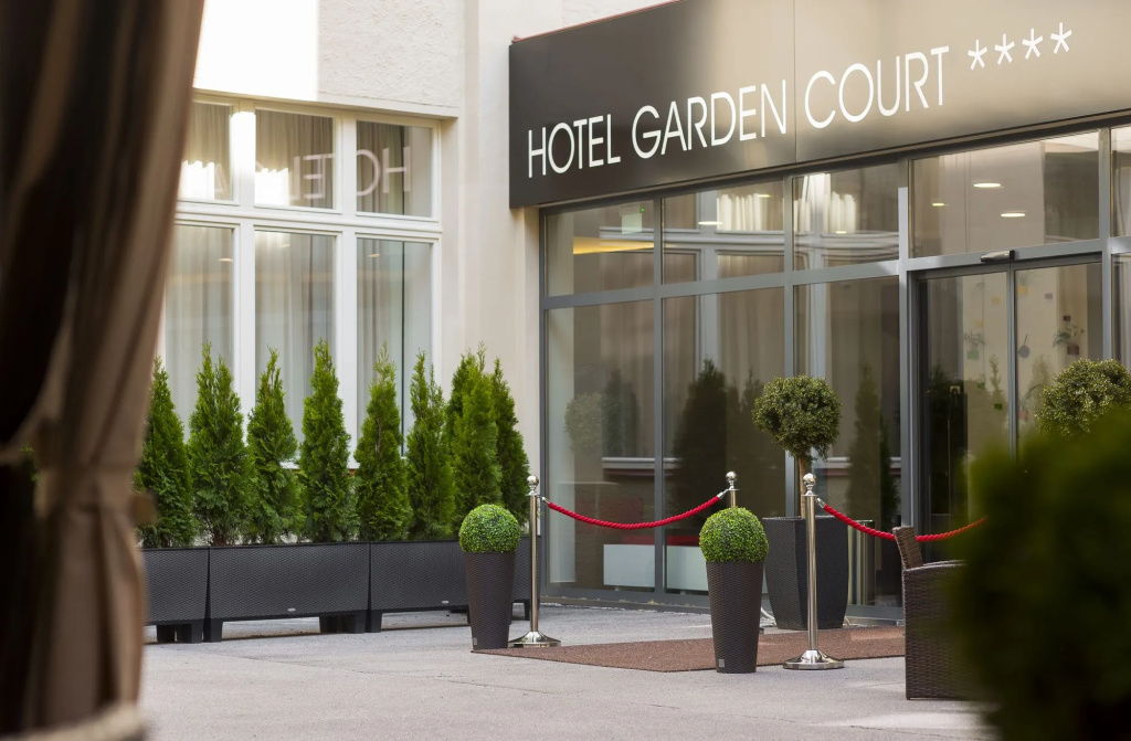 Hotel Garden Court