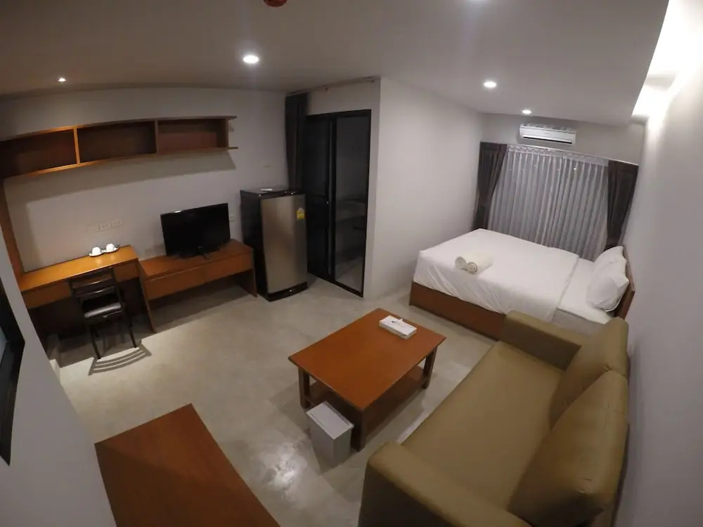 Double Studio with balcony (twin beds)