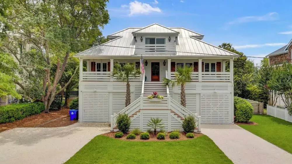 Be a Sullivans Local! 1307 Cove Avenue by Avantstay Pool + Outdoor Living