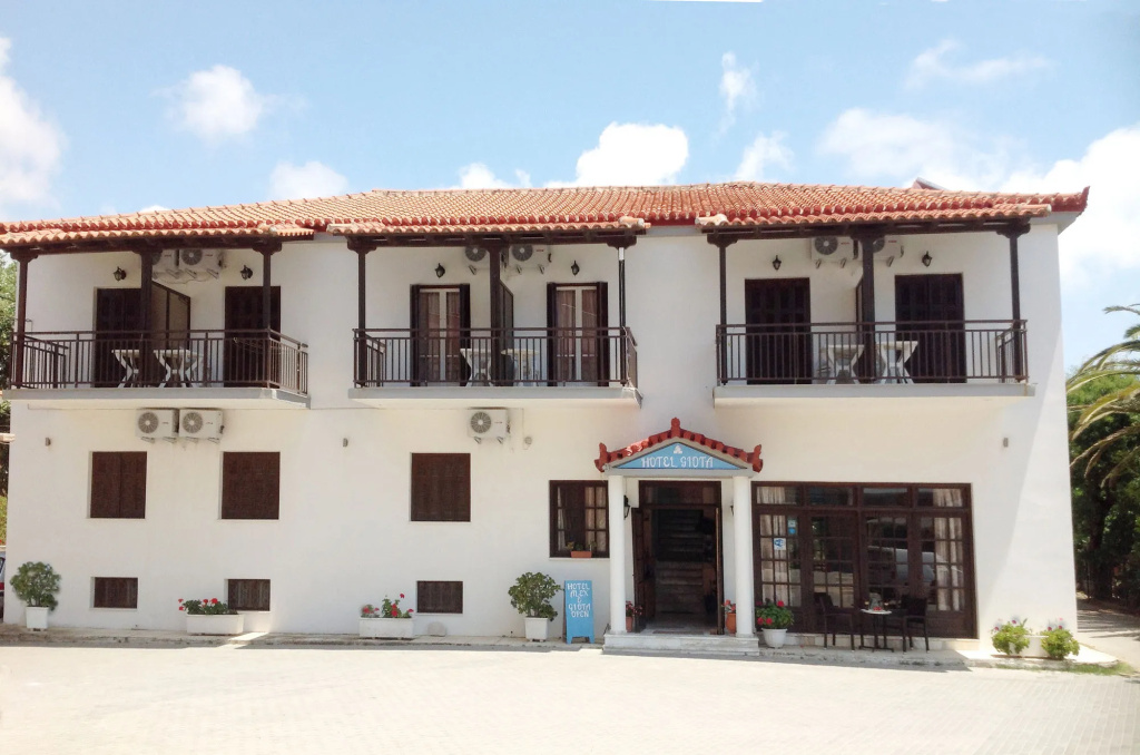 Hotel photo 1