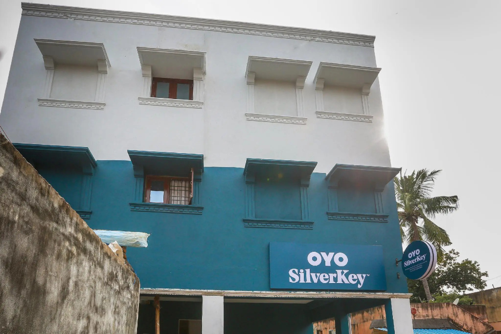 Murugan Rooms by OYO Rooms