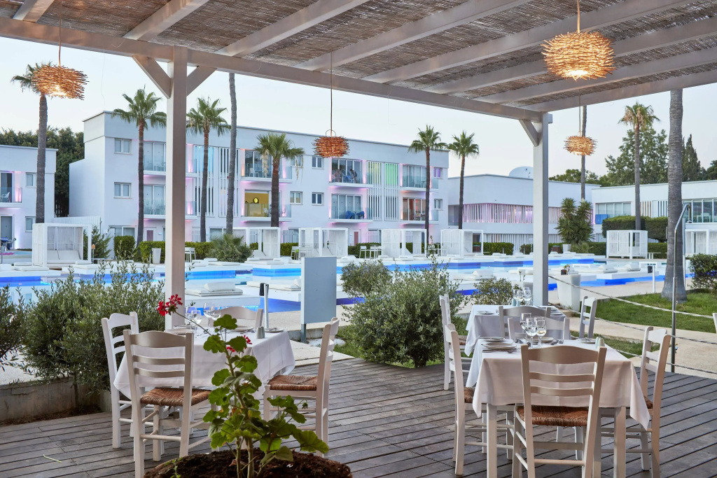 So White Beach Resort - Général