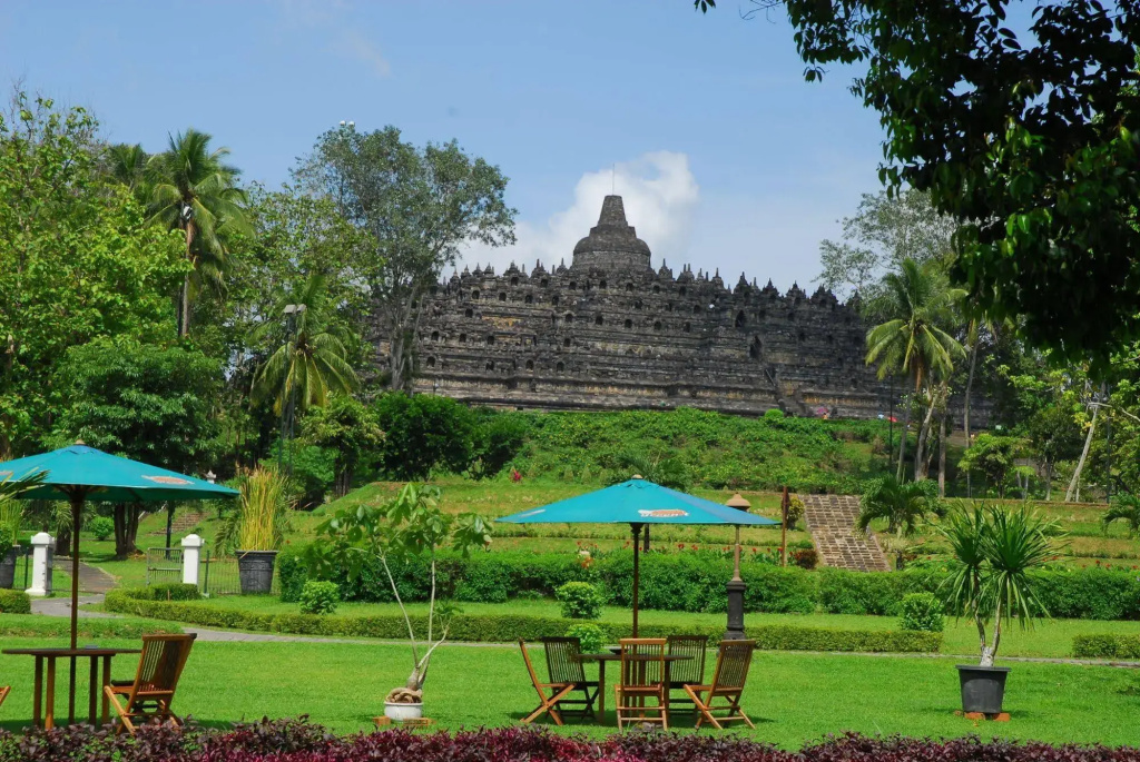 Manohara Borobudur Cultural Center
