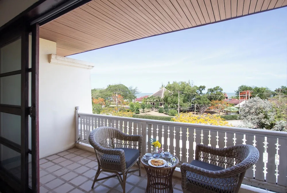 Superior room with lake view