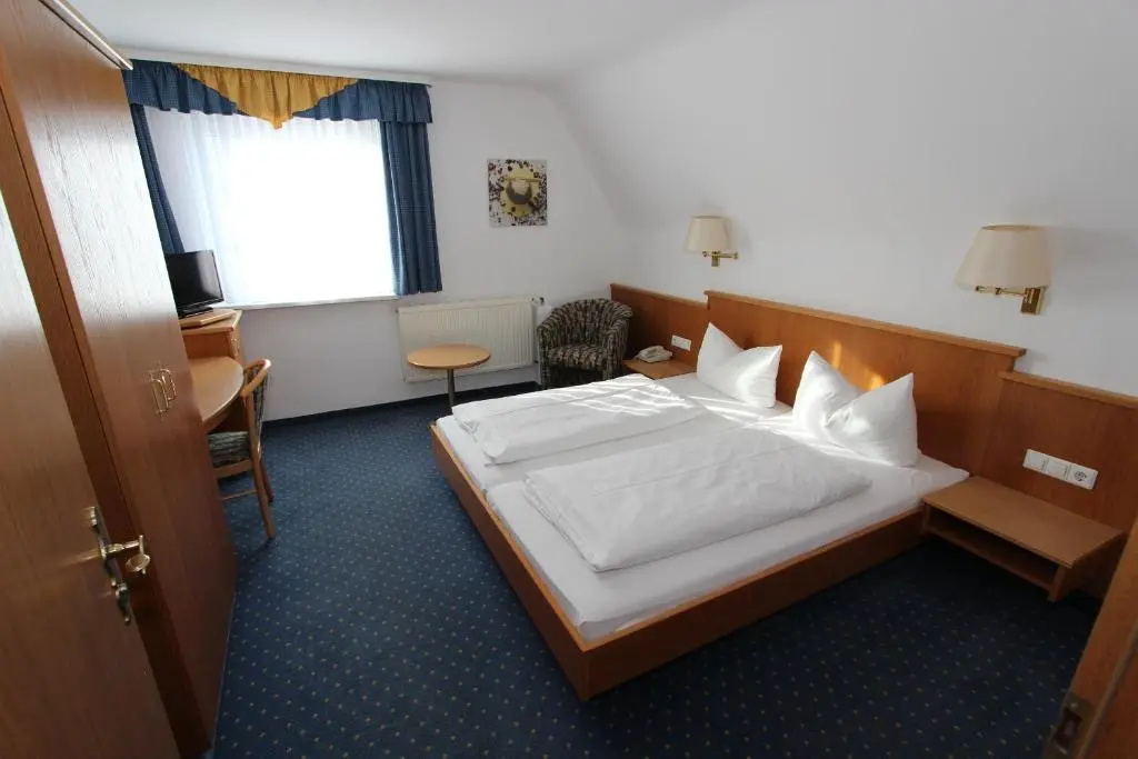 Standard Double room (full double bed)
