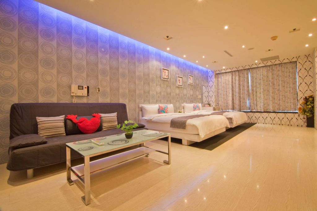 85 Love Hotel