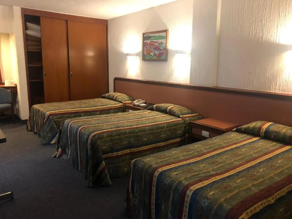 Standard Triple room