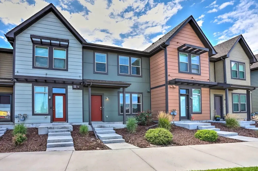 Spacious Denver Townhome Near Central Park!