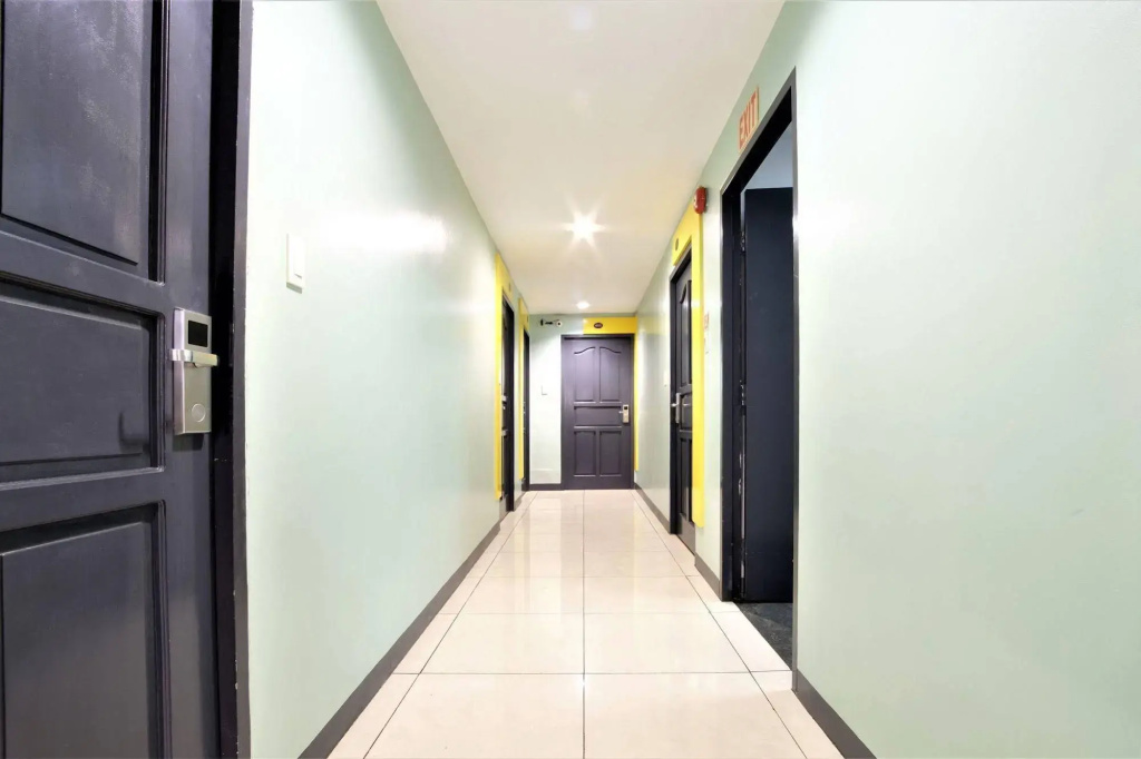 ZEN Rooms Basic Quirino Station - Général